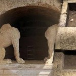 five-people-in-amphipolis-tomb