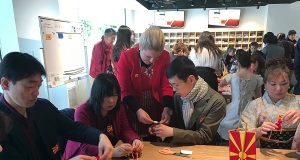 Grandma March Day! Japanese People Knitted Martinki in Tokyo